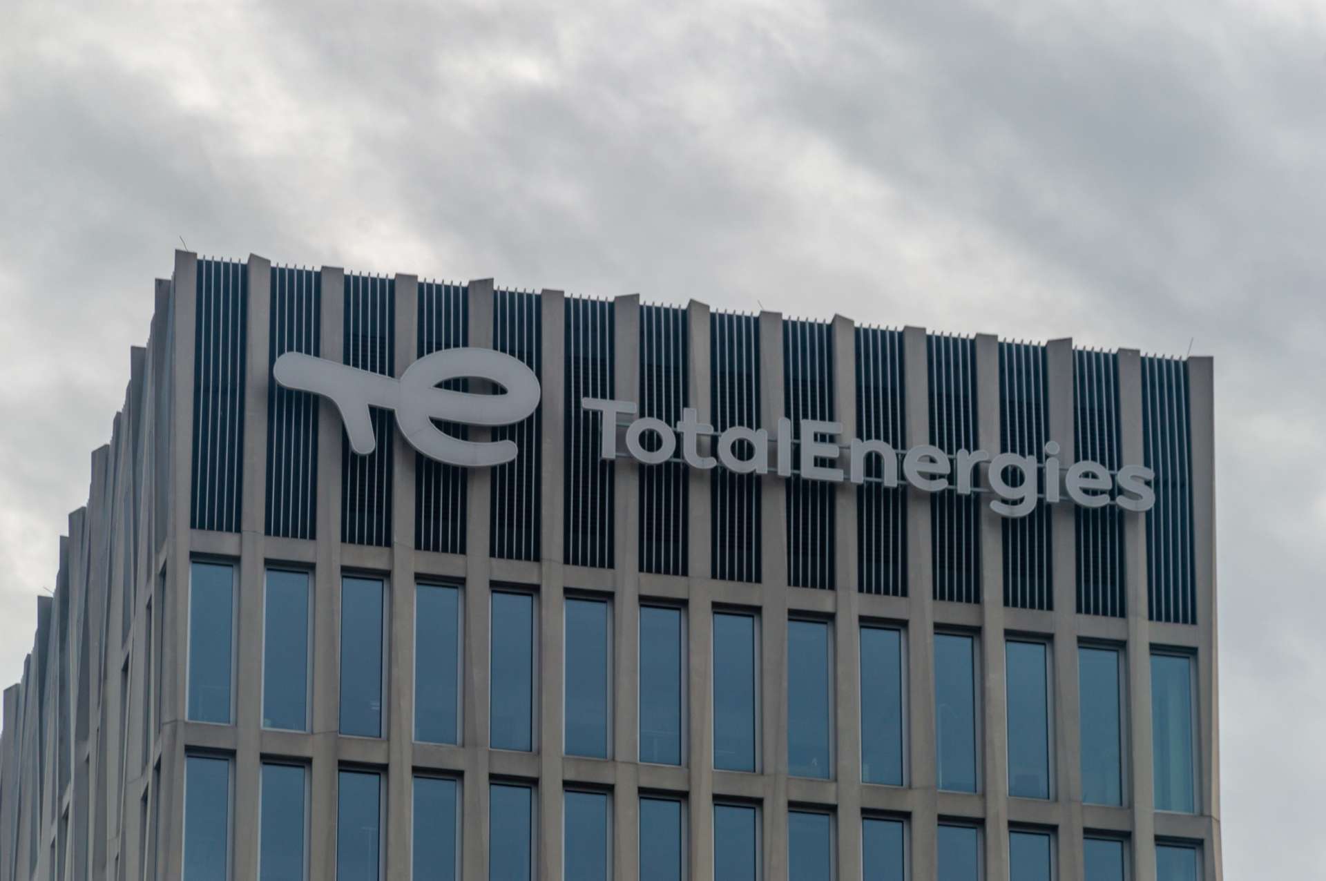 TotalEnergies 獲 Google 馬來西亞資料中心 21 年長約，穩供再生能源