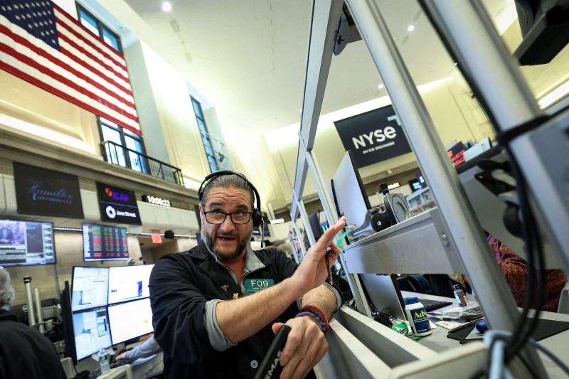 華爾街三大指數漲跌互見，醫療與能源板塊拖累大盤