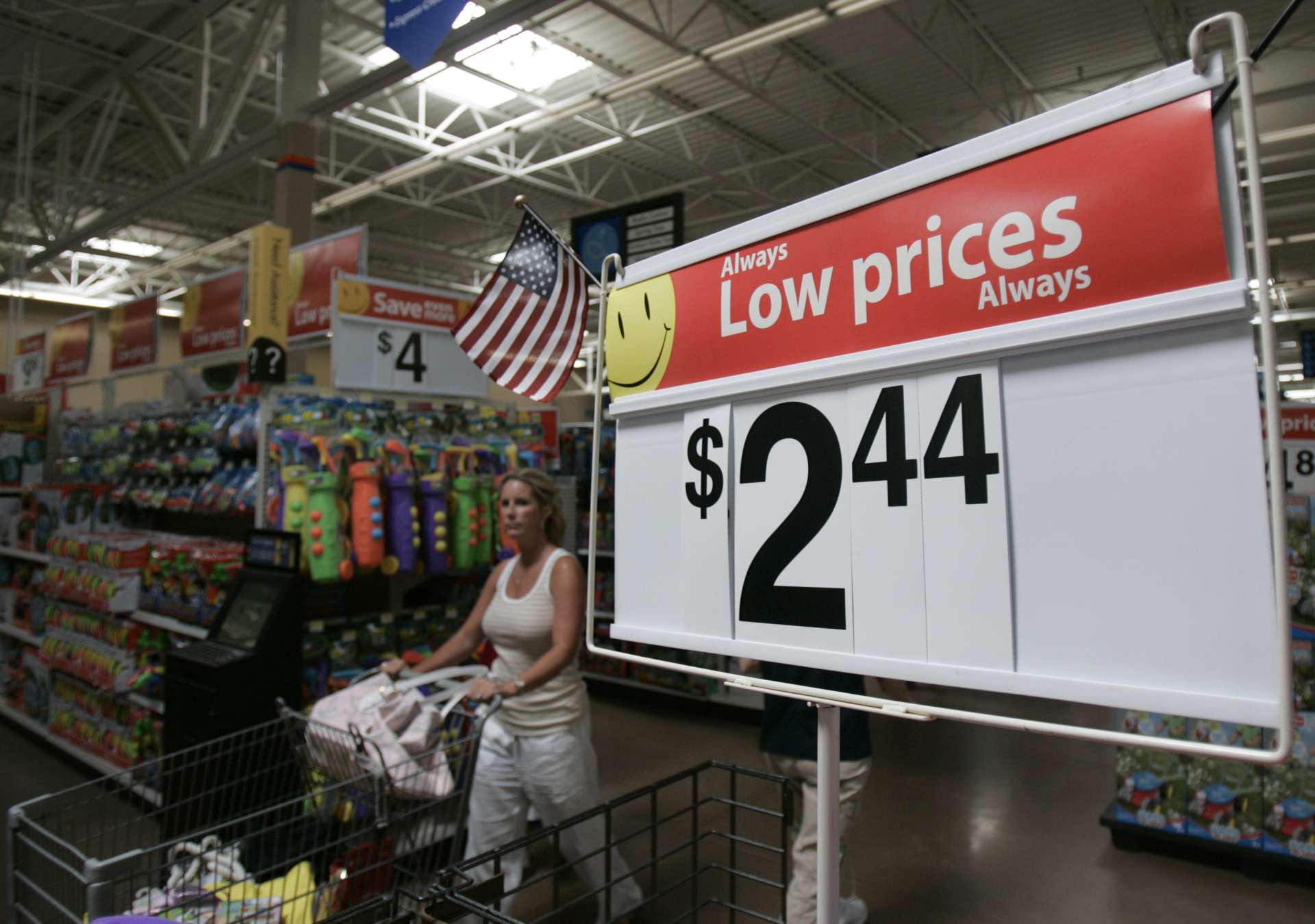 美國11月年通膨降至2.7%｜政府停擺干擾數據收集、月增率未公布，市場押注明年將寬鬆降息