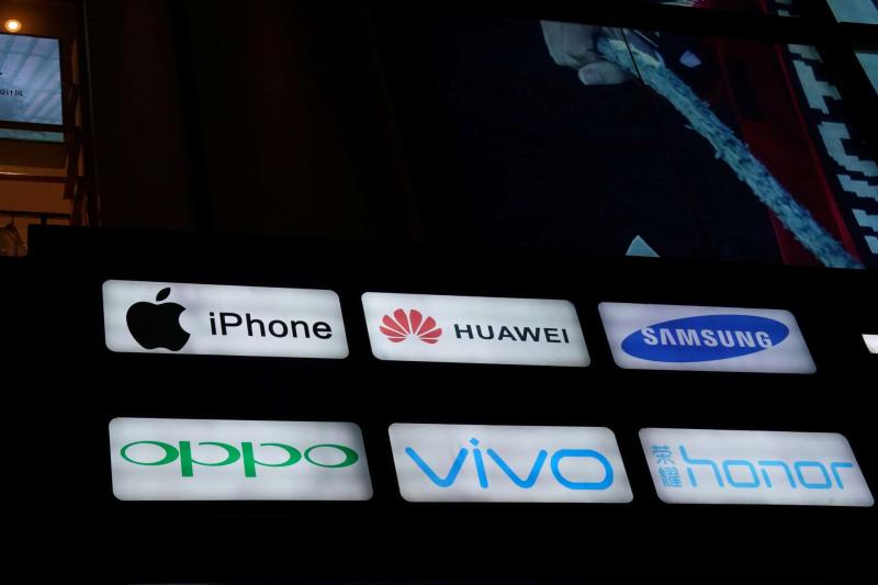 晶片成本飆漲恐拖累 2026 年全球智慧手機出貨量，Counterpoint與IDC同步示警