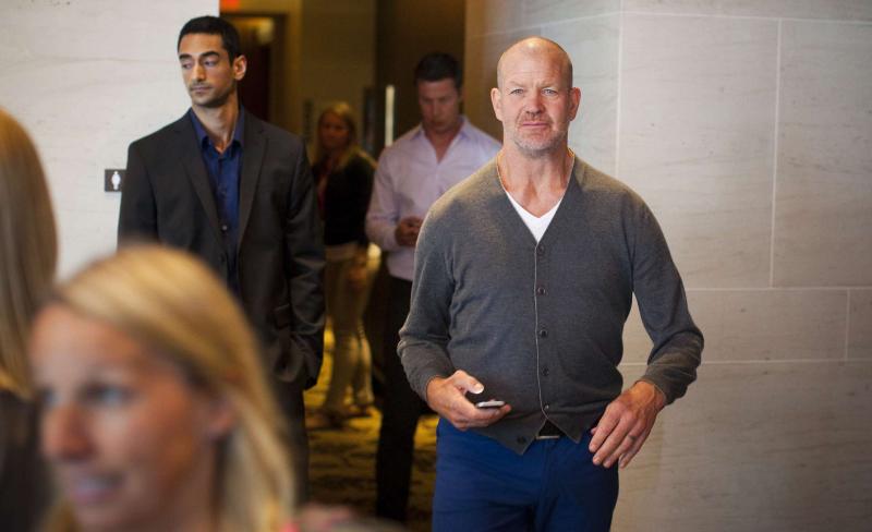 瑜伽褲教父出手！Lululemon創辦人發動董事會改組　提名3人欲奪回主導權