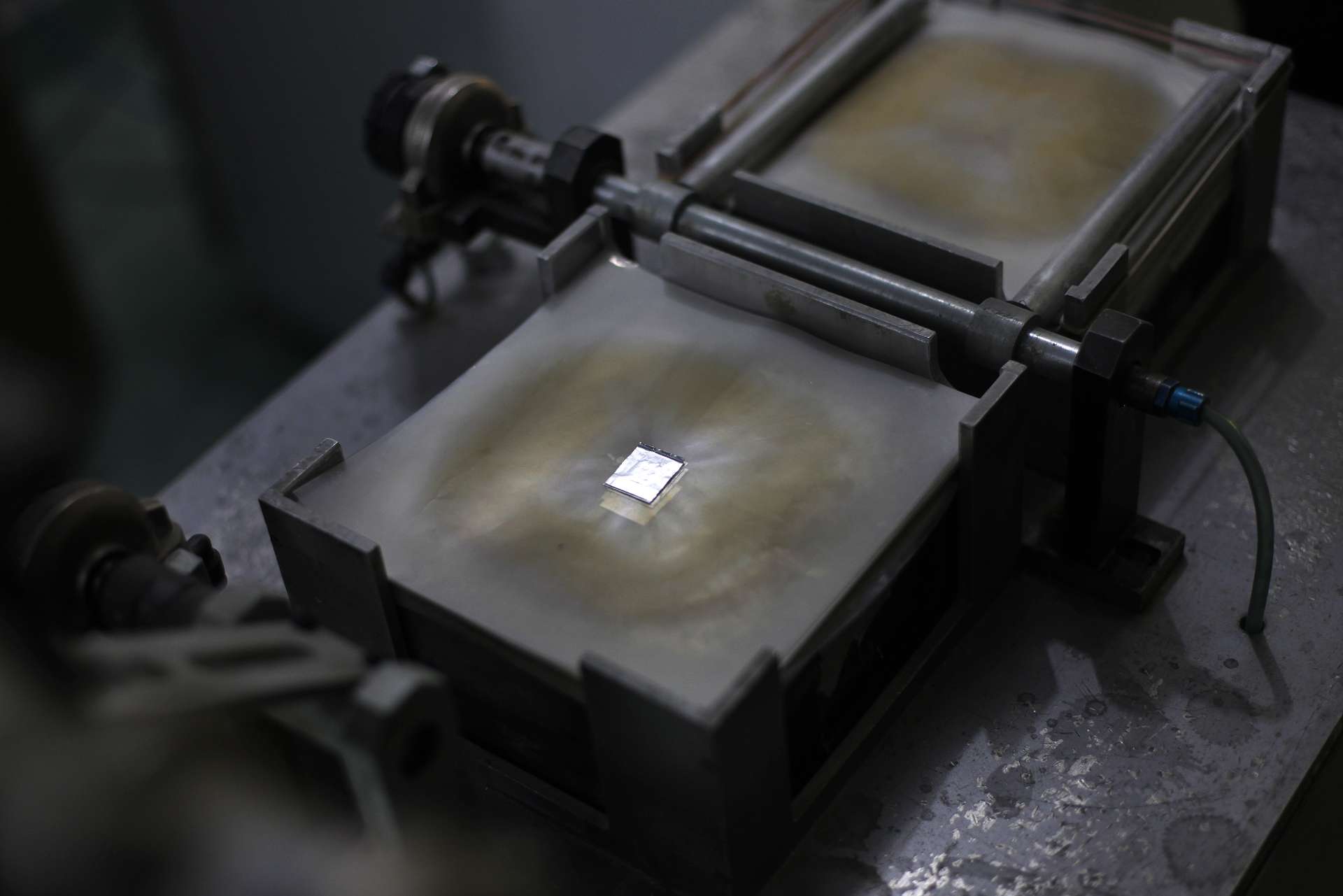 中國出手管制白銀出口　全球供應疑慮升溫、銀價上看100美元