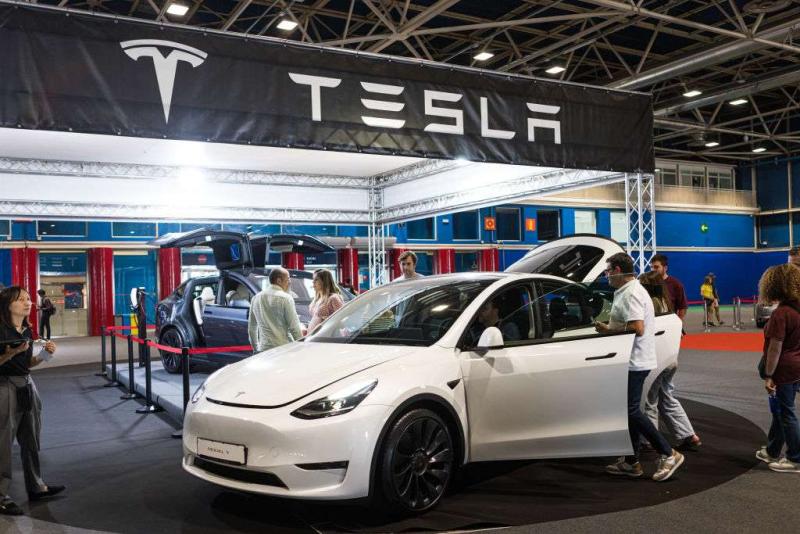 電動車寶座易主！特斯拉(Tesla)連兩年銷量下滑　比亞迪超車奪冠