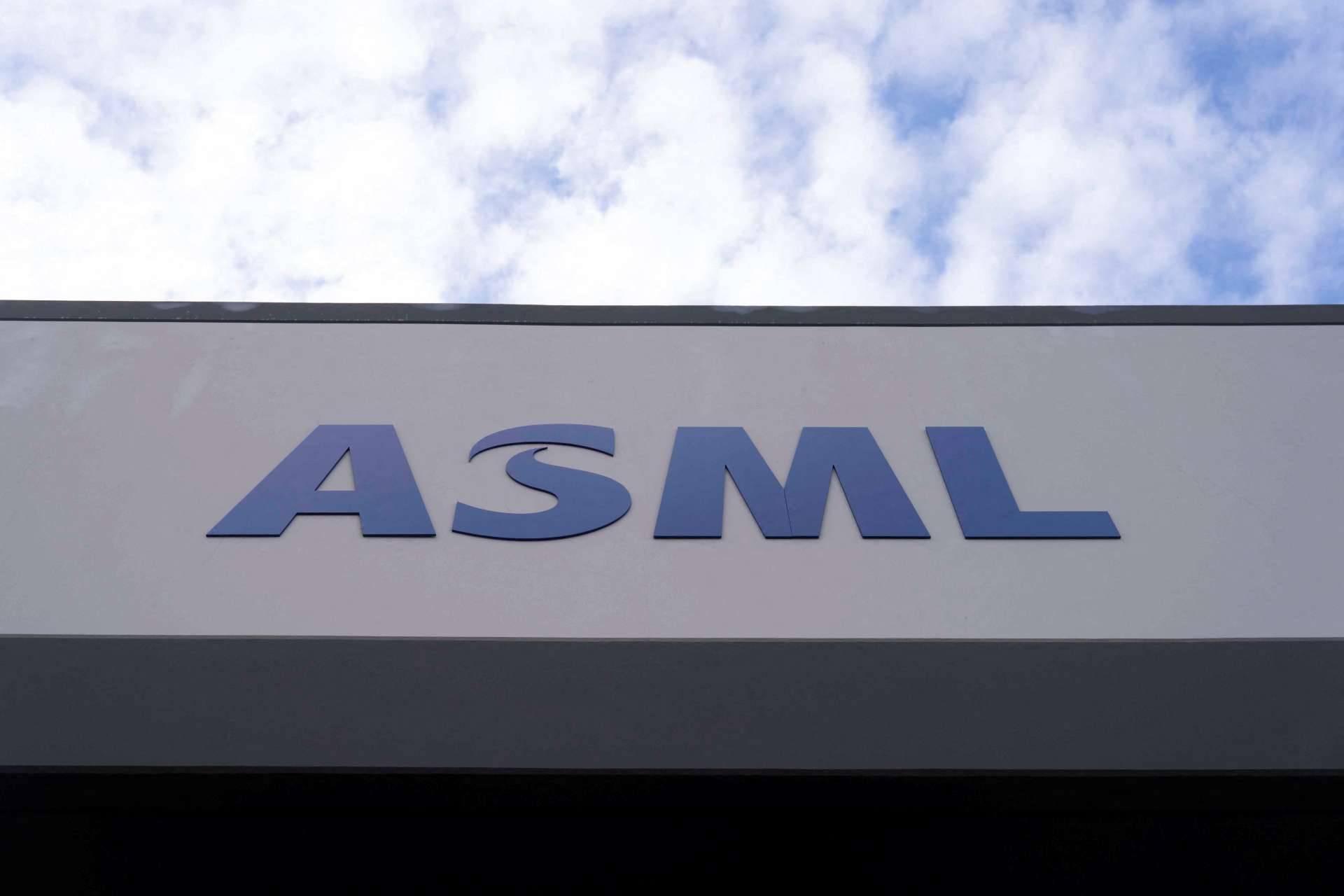 泛歐指數創歷史新高，Bernstein 調升 ASML 目標價 6 成　股價應聲大漲