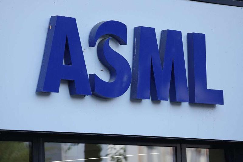 ASML 第四季訂單額受 AI 需求帶動大幅季增，裁員 1,700 人並上修 2026 年營收展望
