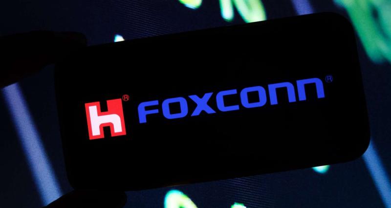 手中還有鴻海(2317)該砍嗎？股價跌破季線警訊...億元教授直言：除非發生「這件事」，否則快換股操作