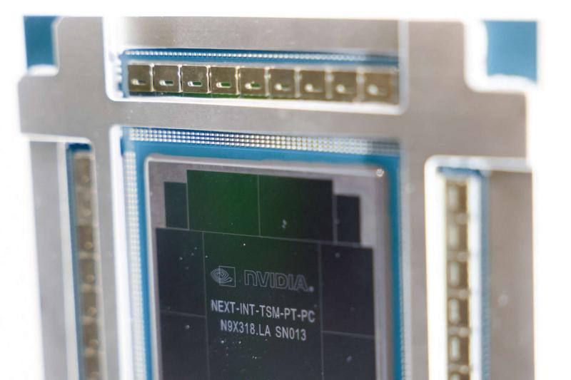 黃仁勳：CPO尚未成熟　輝達暫不導入旗艦GPU　先用於交換晶片