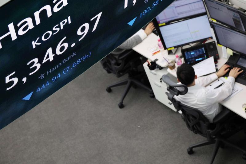 韓股創兩週新高：輝達合作題材發酵，三星與車用股領漲