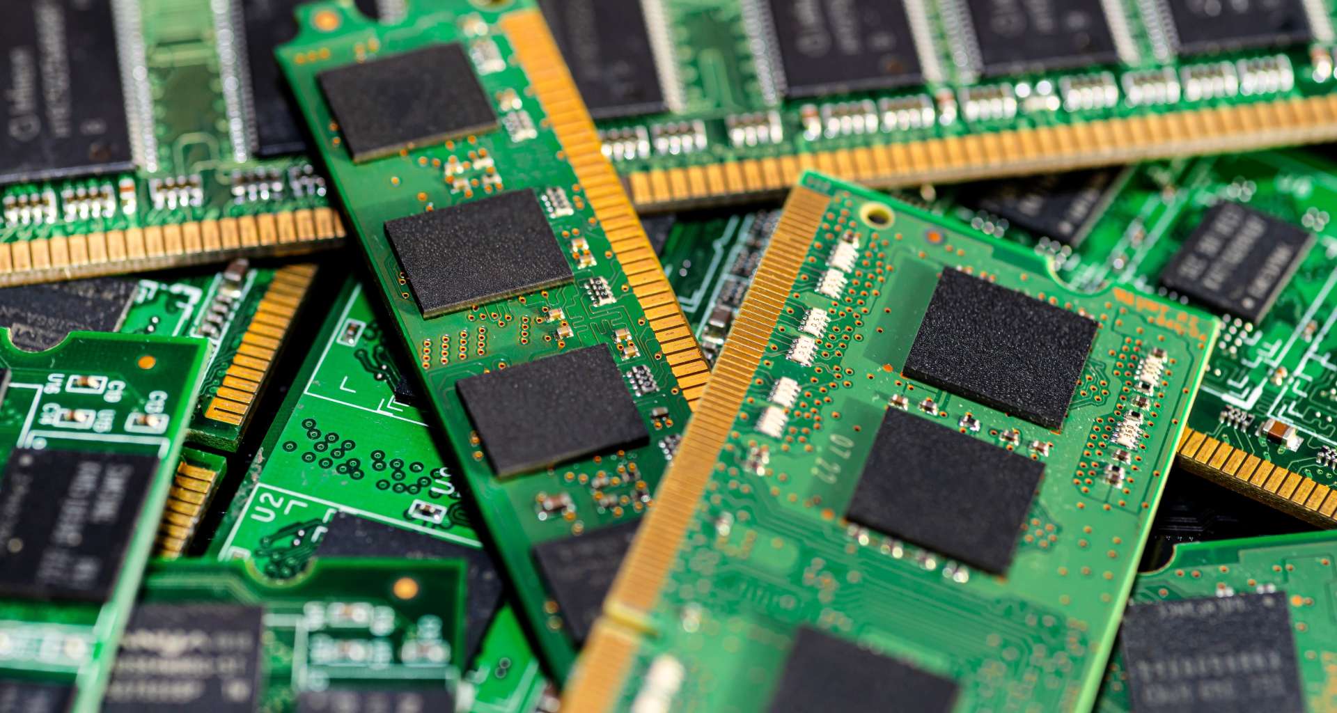 15 年來最慘缺貨潮！沈萬鈞揭秘：記憶體已跳脫傳統循環，AI 讓「記憶體難民」即將出現？