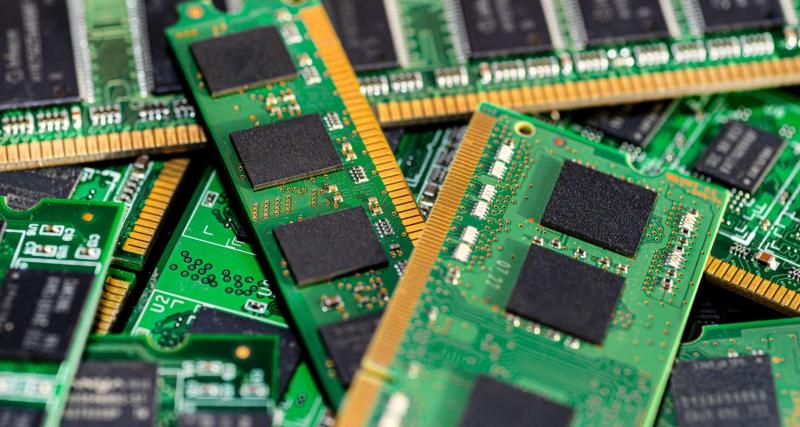 15 年來最慘缺貨潮！沈萬鈞揭秘：記憶體已跳脫傳統循環，AI 讓「記憶體難民」即將出現？