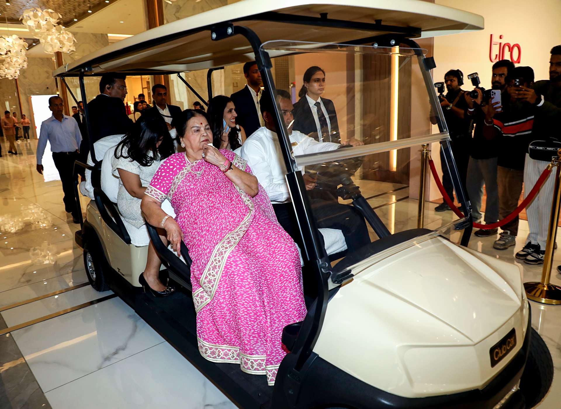 印度奢侈品市場為何無法迅速擴大？高端購物中心與零售空間不足