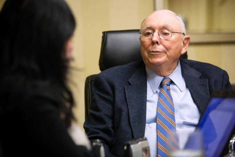 不只地區性銀行，風險蔓延到美國商業不動產，背後的骨牌效應