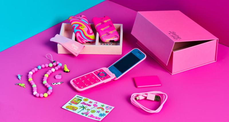 芭比手機的復古誘惑！HMD攜手美泰兒打造經典翻蓋設計