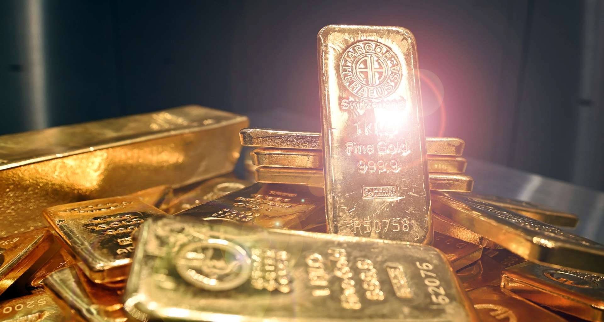 黃金走勢｜黃金年度亮眼收尾，市場靜待新年機遇！