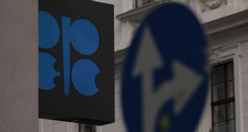 能源｜石油市場驚魂，油價遭遇「雙重夾擊」持續跳水