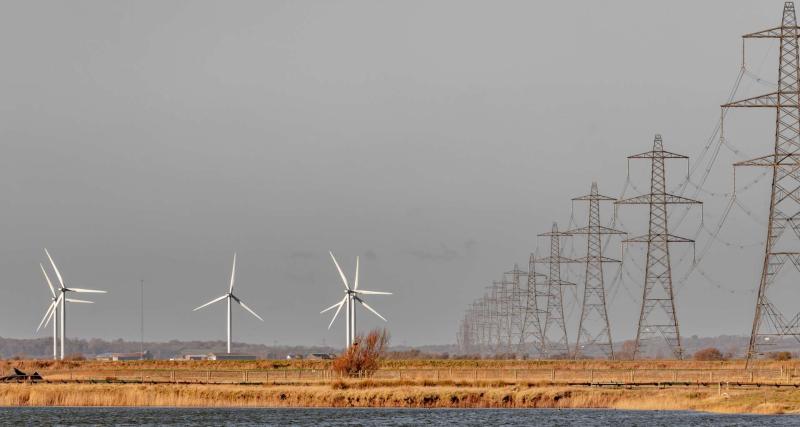 再生能源｜風、光、儲能電網三箭齊發！英國再生能源發展提速