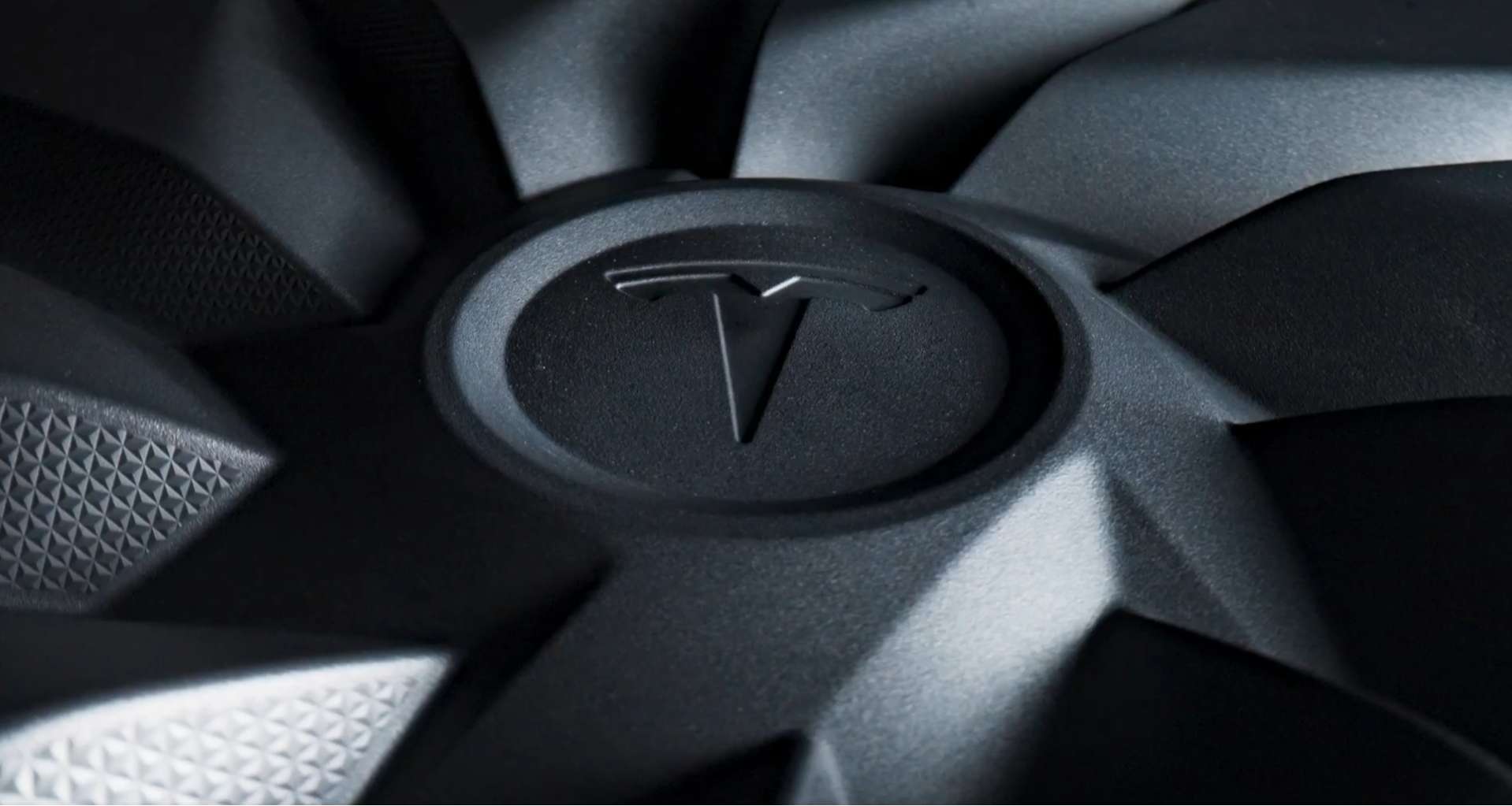 電動車｜特斯拉預告10月7日活動，平價版 Model Y 即將亮相？