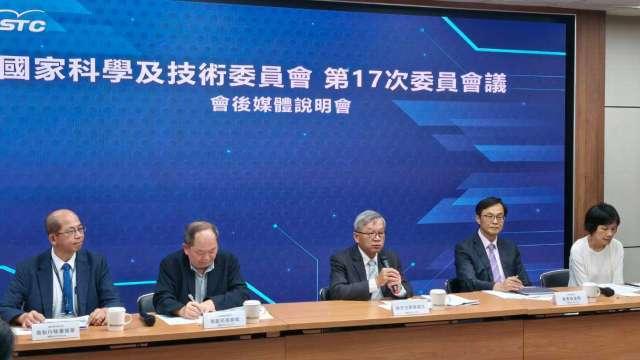 國科會加碼5億元助力矽光子國家隊 吳誠文：打造台灣AI優勢基礎