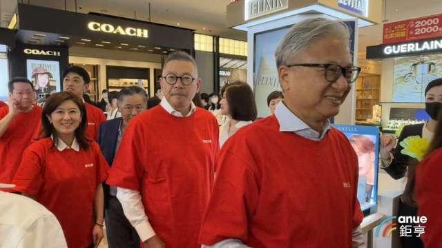 〈2025周慶〉新光三越首日爆人潮 吳東昇：旗開得勝 預計添購這款商品