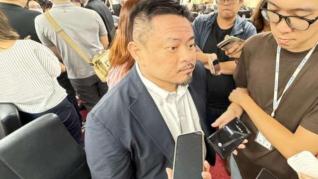 保障「鏟子超人」！洪申翰：研擬安全指引發放口罩裝備 比照颱風災區標準保障志工