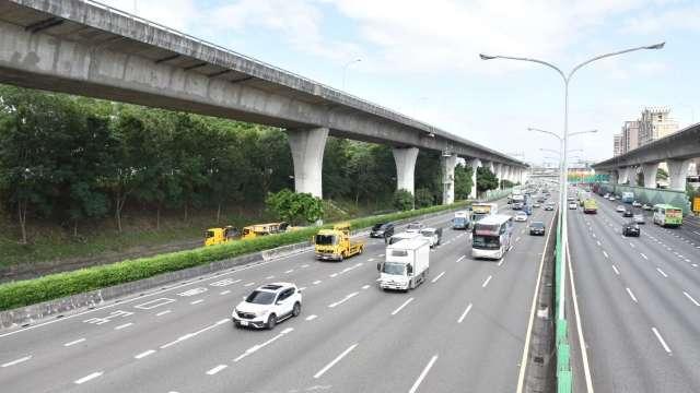 國慶連假估國道車流為平日1.2倍 高公局:：國5以高乘載等措施分流