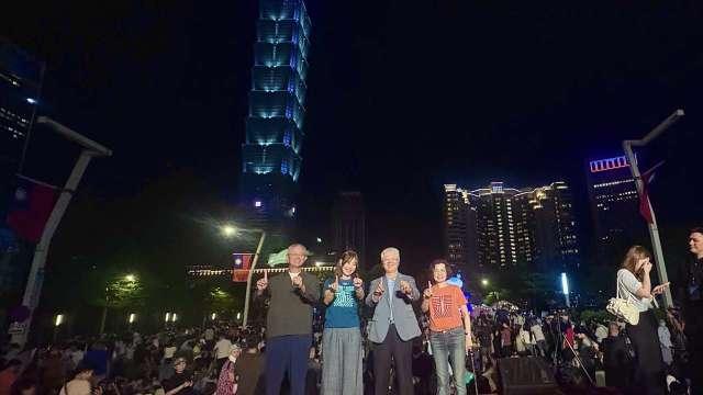 煙火＋無人機！台新新光金合併後首秀 攜手台北101點亮國慶夜空