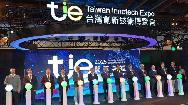 2025創博會開展 龔明鑫點名整合矽光子、量子科技 要利用AI有利百工百業
