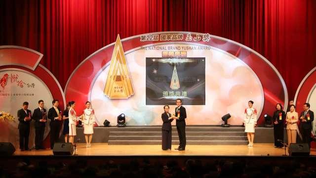 華擎子公司成長動能強勁 榮獲國家品牌玉山獎