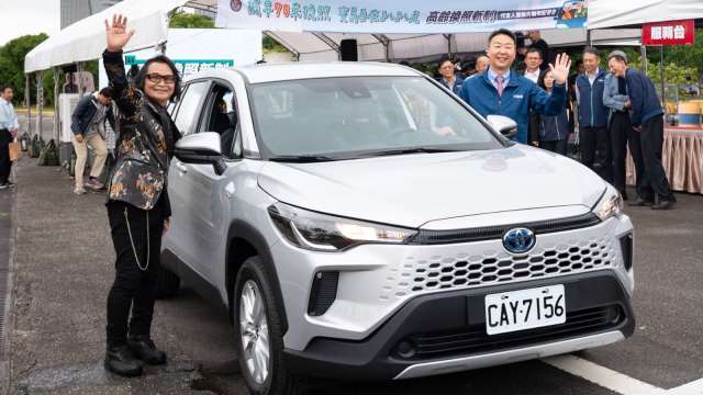 高齡換照明年5月上路 交通部：醫學評估高齡駕駛、估影響128萬人換照