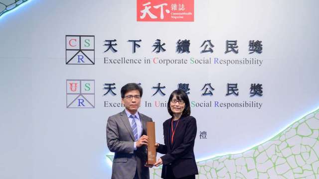 富邦金控獲「天下永續公民獎」、「人才永續獎」與「友善家庭職場獎」