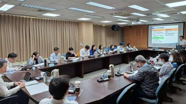 貨櫃航運迎重組對高雄港影響不大 長榮、陽明所屬聯盟成穩定關鍵