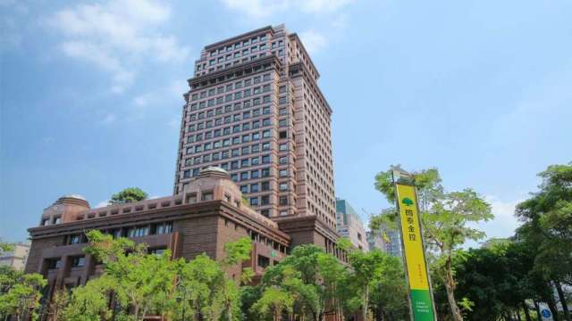 全台首例基金代收付！國泰世華攜麥格理 高雄專區推私募基礎建設投資