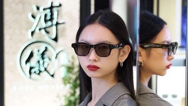 宏達電攜手電信商1O1O、csl、SmarTone與溥儀眼鏡在香港正式開賣 VIVE Eagle