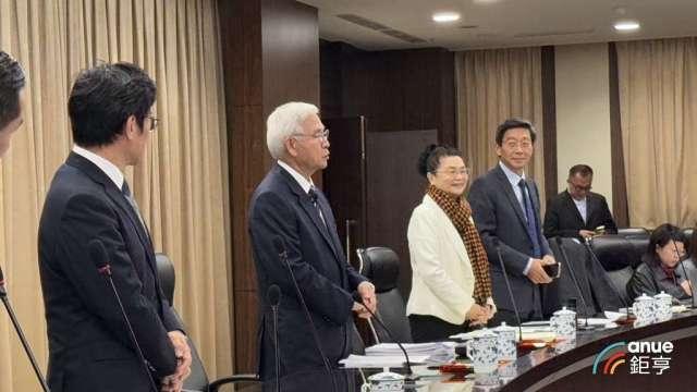 〈央行理監事會〉楊金龍談貨幣政策基調「緊中帶鬆」 樂看AI推升今明年GDP