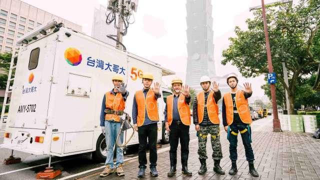 2025年進入倒數 電信三雄結合AI部署跨年熱區 確保網路不中斷