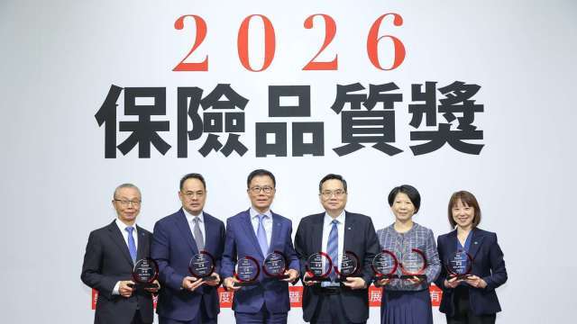 國泰金控聯袂國泰人壽、國泰產險 再創「保險品質獎」大滿貫