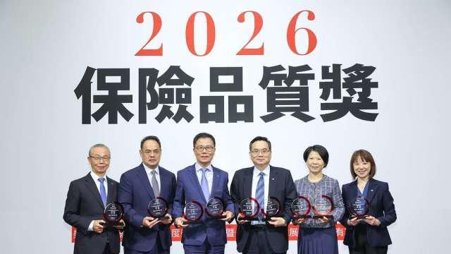 國泰金控聯袂國泰人壽、國泰產險 再創「保險品質獎」大滿貫