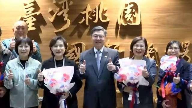 〈關稅拍板〉卓揆親迎代表團歸國 鄭麗君：充分感受世界看好並需要台灣 明舉行說明會