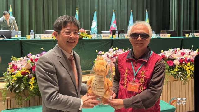 〈玉山金股臨會〉併三商壽過關！董總聯手化解財務疑慮 鳳梨伯贈金龍力挺祝福