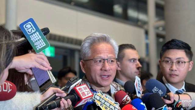 〈黃仁勳來台〉親赴台灣尾牙 黃仁勳：輝達在台成長快速 需要大量人才