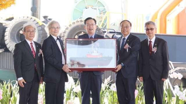 港勤公司3艘拖船交船 落實低碳航運及淨零轉型目標