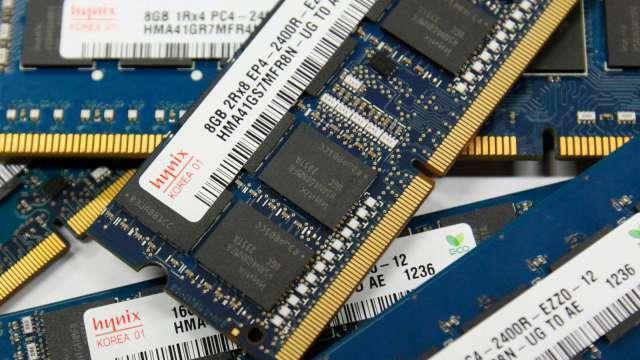 記憶體族群大反攻 南亞科領軍多檔高掛漲停