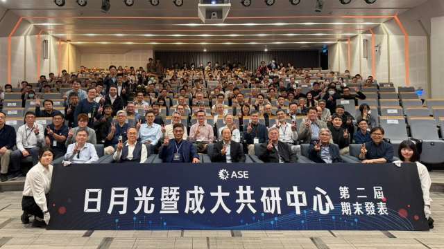 日月光與成大深化產學合作 展現AI封裝與綠能技術突破