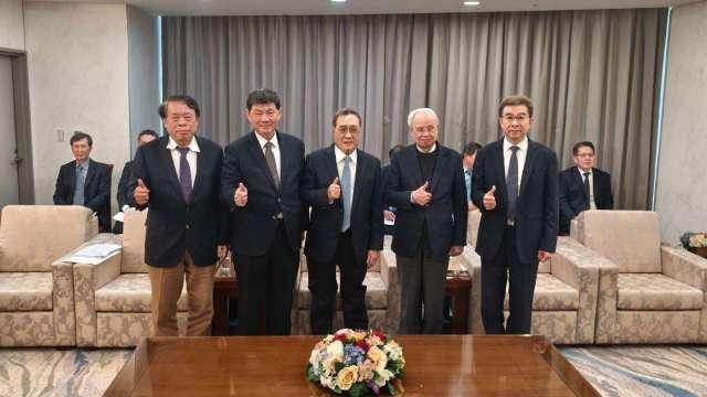 〈台塑企業春酒〉吳嘉昭：集團加速全方位轉型 2030年轉型效益將達386億元