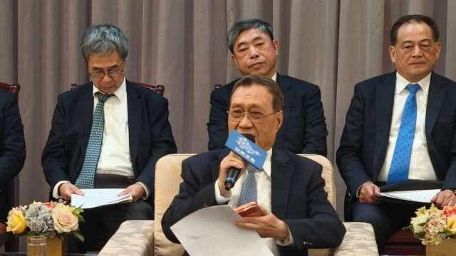 〈台塑企業春酒〉南亞電子材料已占營收五成 吳嘉昭：多元布局、2030年前投入百億元轉型