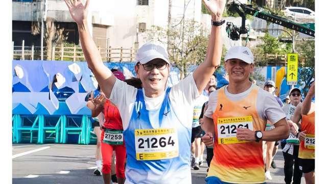 蔡明忠二度參賽萬金石馬拉松 富邦提供碳權抵換關注氣候變遷