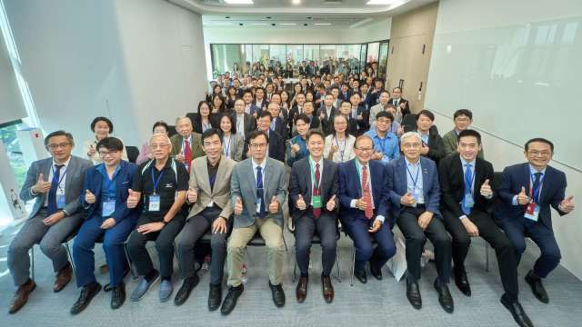 啟新生技竹北新廠啟用 攻再生醫療商機