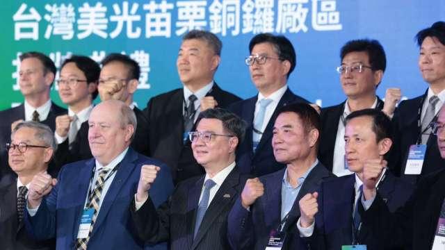 美光深耕台灣1.4兆成最大外資！卓揆揭幕苗栗晶圓一廠 打造全球AI記憶體基地