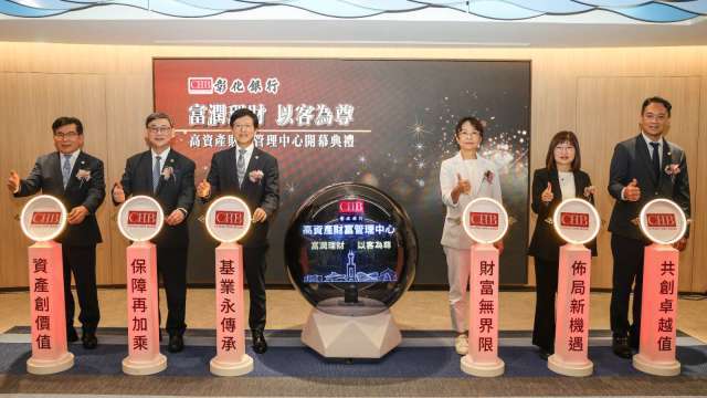 插旗亞灣專區！彰銀高雄高資產財管中心揭幕 槓桿優化與家族傳承一站式服務