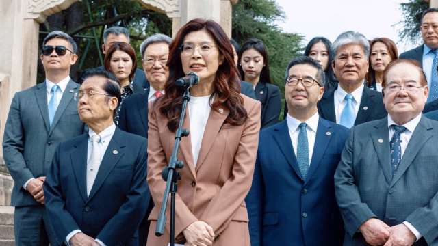 鄭麗文赴上海 拜會上海市委書記